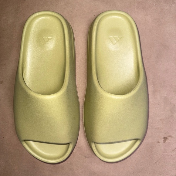YEEZY SLIDES main image 4